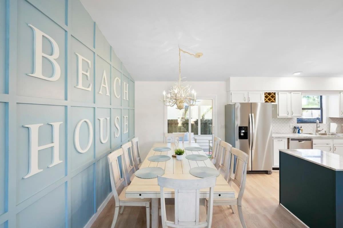 The St Augusdream Renovated Beach House Sleeps 8 Walk To Beach Saint Augustine Eksteriør billede