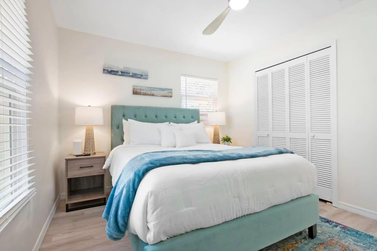 The St Augusdream Renovated Beach House Sleeps 8 Walk To Beach Saint Augustine Eksteriør billede