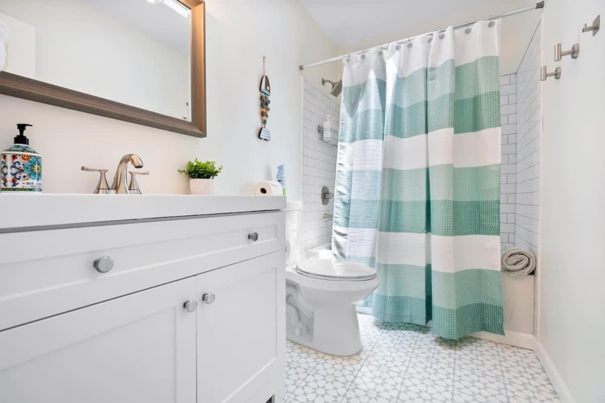 The St Augusdream Renovated Beach House Sleeps 8 Walk To Beach Saint Augustine Eksteriør billede