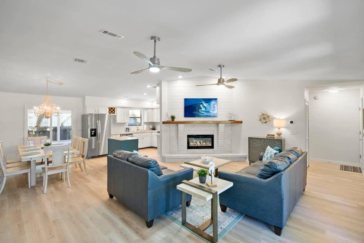 The St Augusdream Renovated Beach House Sleeps 8 Walk To Beach Saint Augustine Eksteriør billede