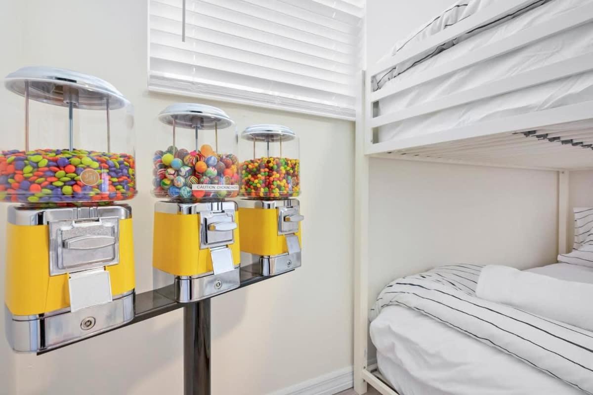 The St Augusdream Renovated Beach House Sleeps 8 Walk To Beach Saint Augustine Eksteriør billede